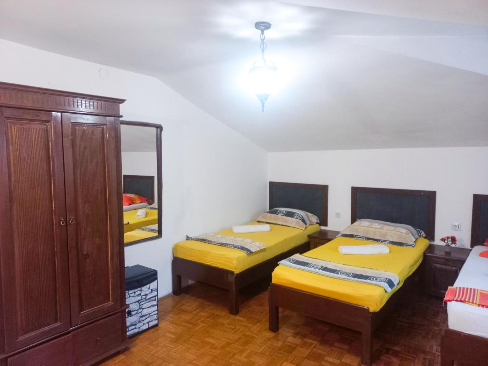Boutique Villa 84 Сараєво Екстер'єр фото